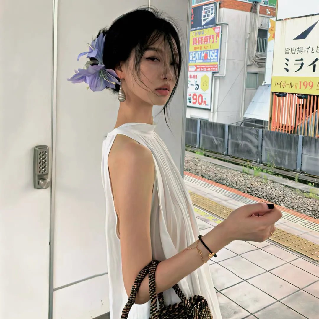 红旗漫卷西风